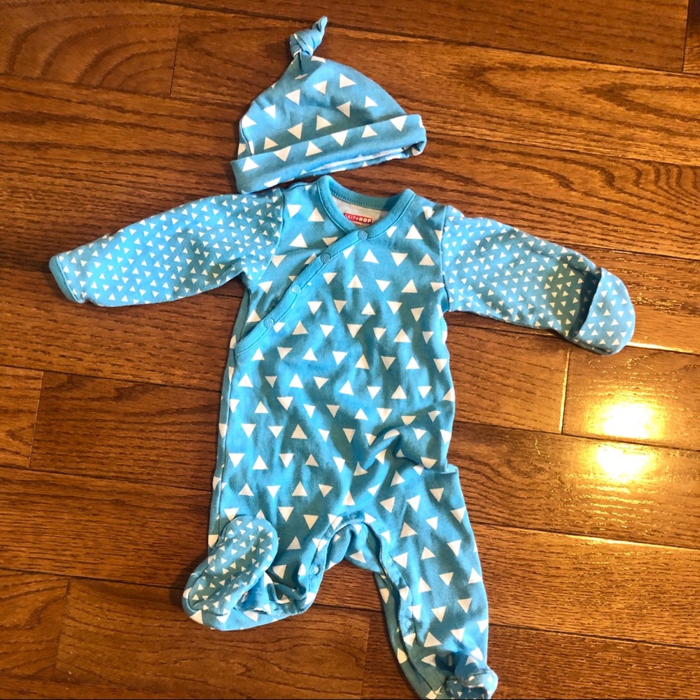 Skip hop pajamas and hat set